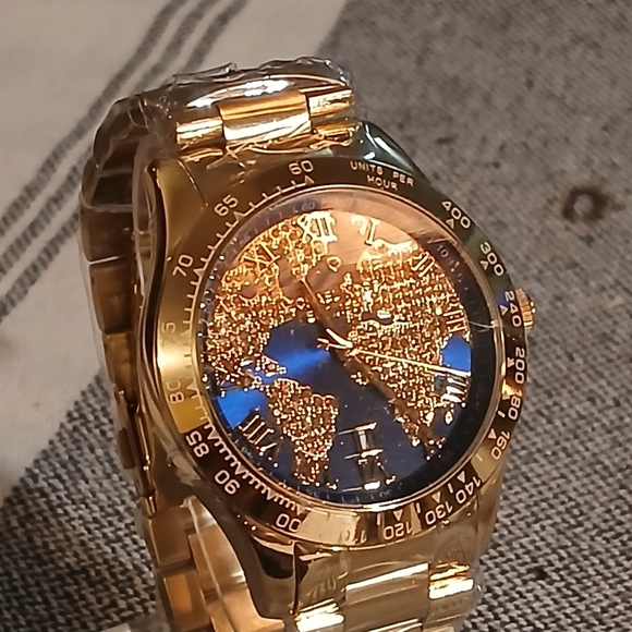 Micheal Kors Layton Blue Pave Crystal Dial MK 6243 Womens Watch - Picture 3 of 16